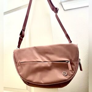 Lululemon Night Festival Crossbody 5Lin Twilight Rose